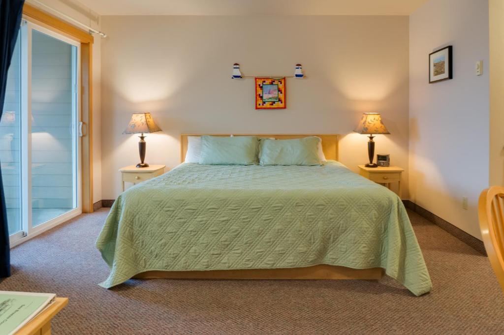 Sea Breeze Court Hotel Cannon Beach Room photo