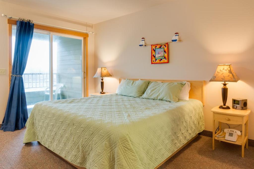 Sea Breeze Court Hotel Cannon Beach Room photo