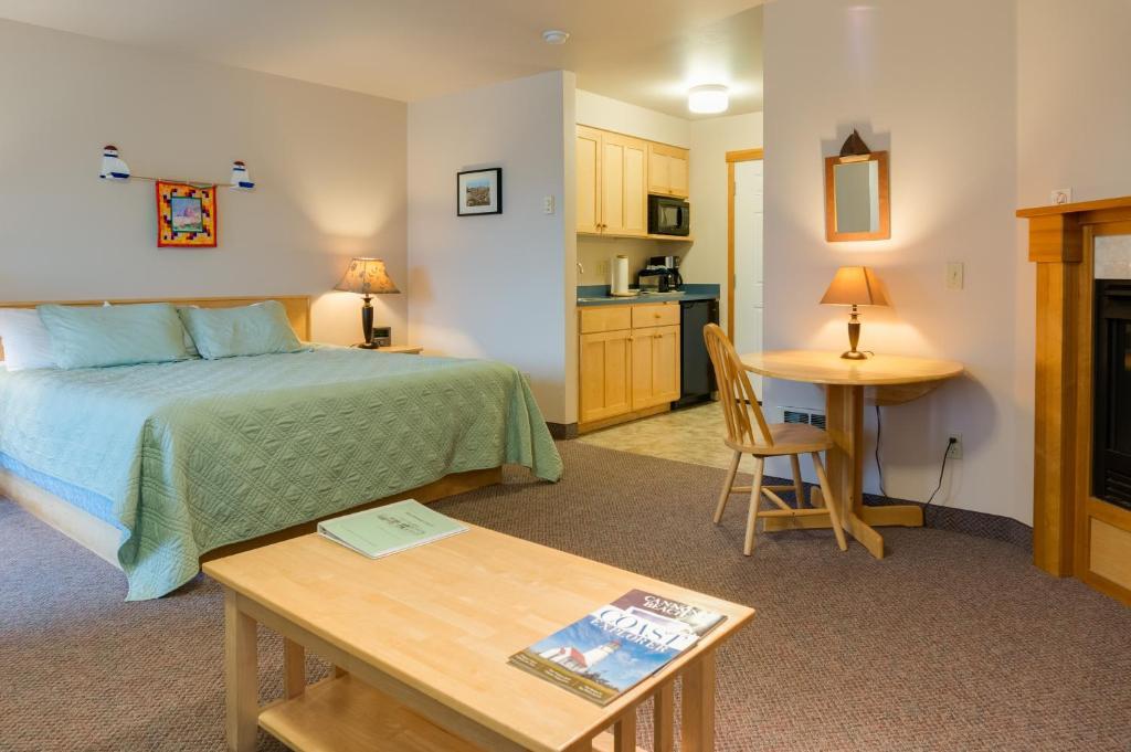 Sea Breeze Court Hotel Cannon Beach Room photo