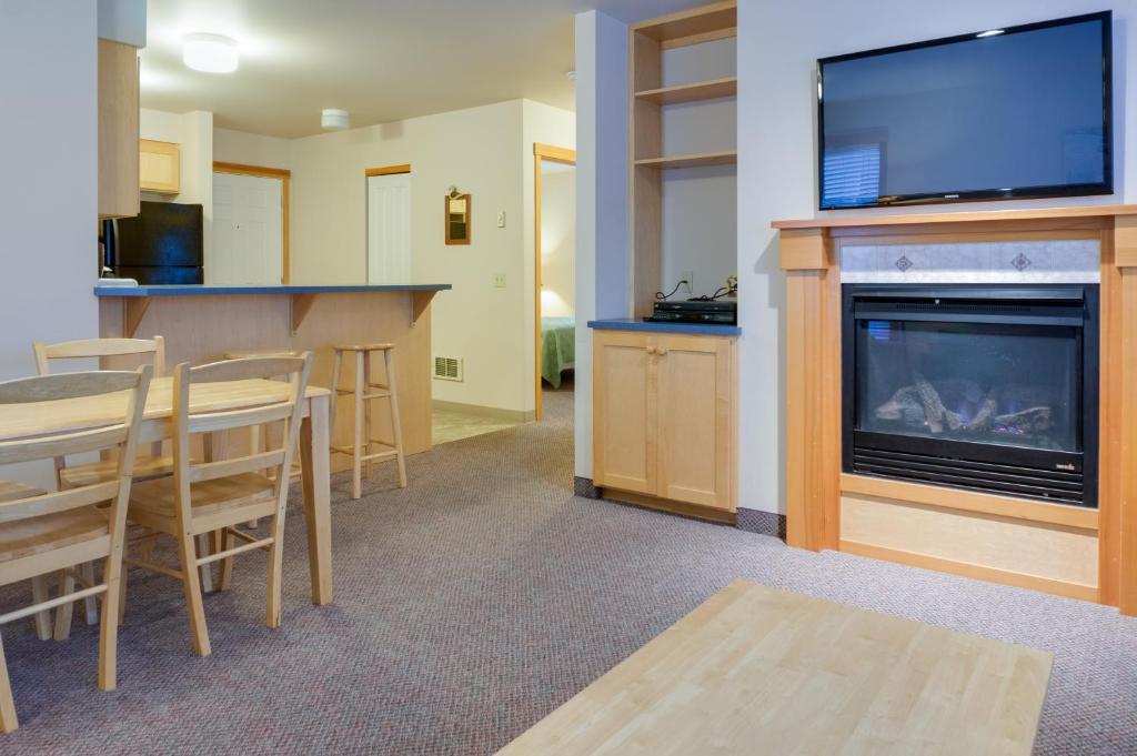 Sea Breeze Court Hotel Cannon Beach Room photo